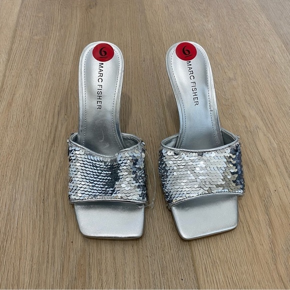 New MARC FISHER Danria Sequin Mule Sandals Silver 6 - Picture 4 of 6